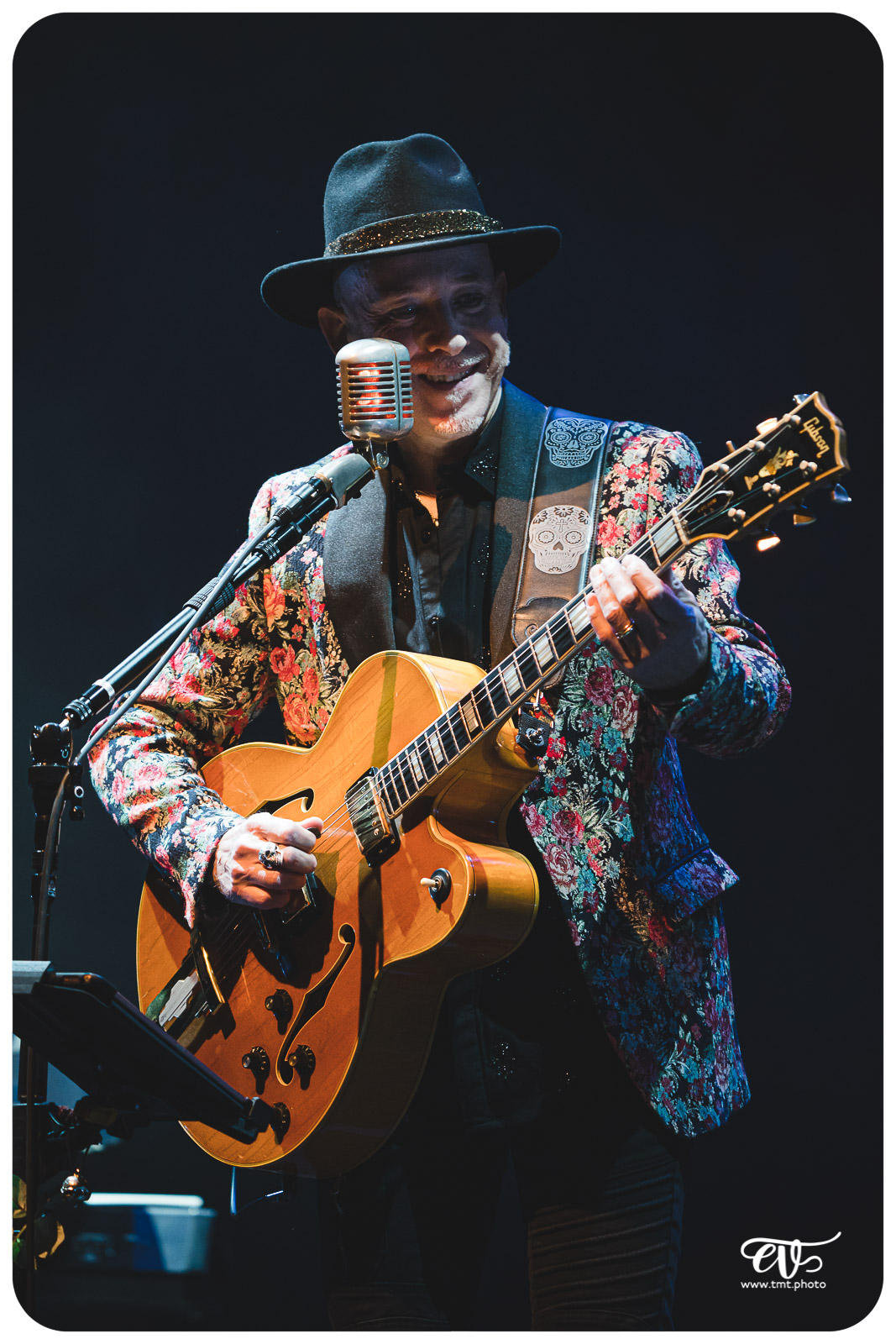 L'HISTOIRE DU ROCK EN 13 GUITARES